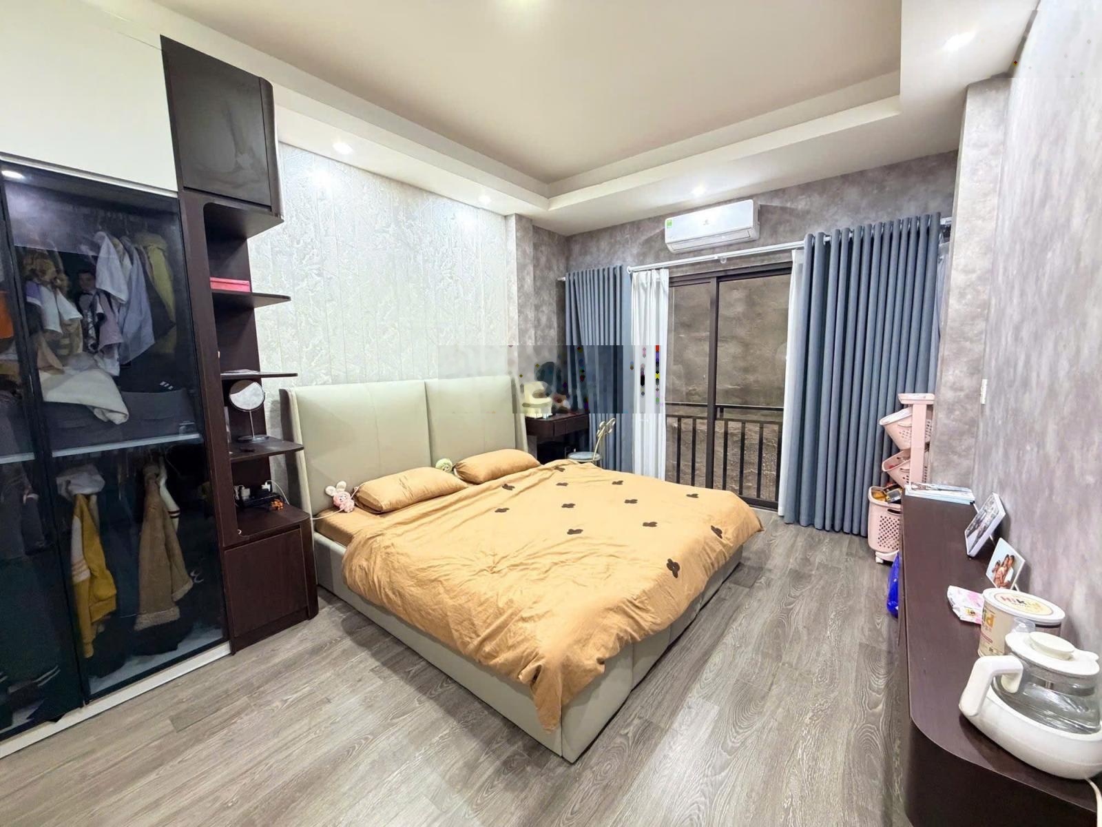 Bán nhà Vĩnh Phúc, 37m2x6 tầng, thang máy, lô góc, vài bước ra phố. 11.9 tỷ