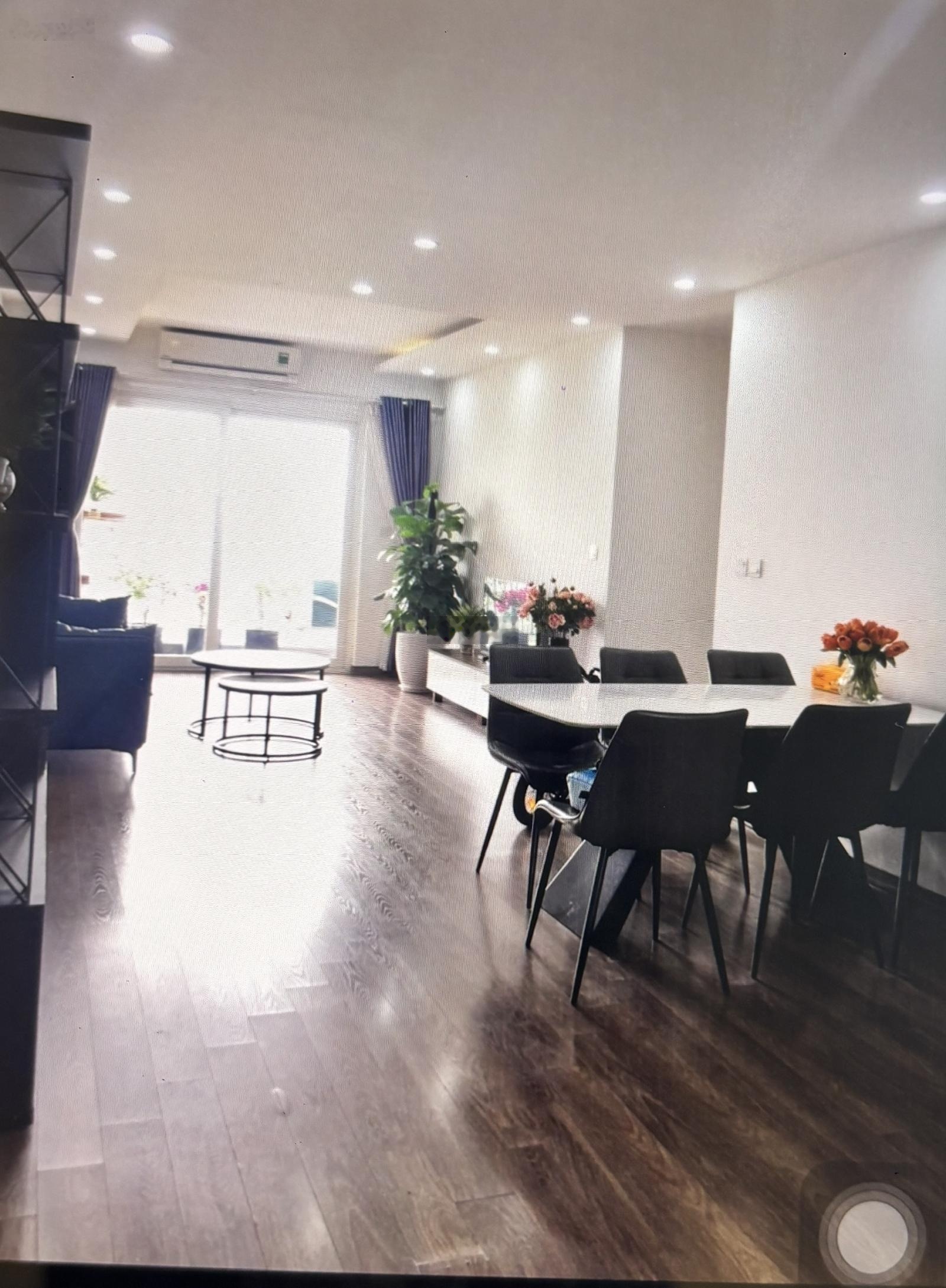 Chị gái em cần bán căn 3 phòng ngủ đẹp nhất tại khu Ngoại Giao Đoàn Hồ Tây