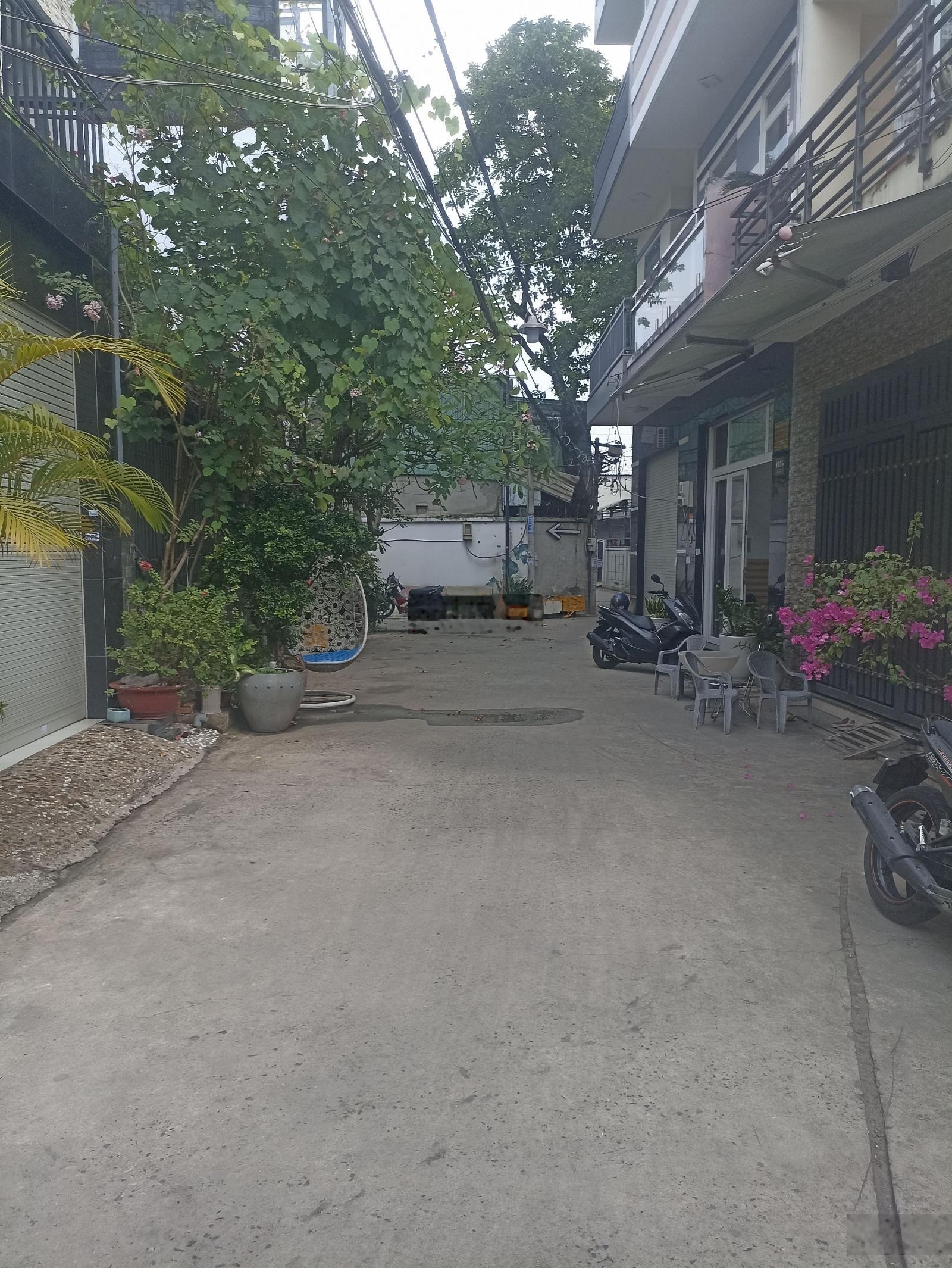 Sát MT Nguyễn Thị Búp - Lô góc - 71m2 - 2 tầng - chỉ 5.x tỷ! (Thương lượng)