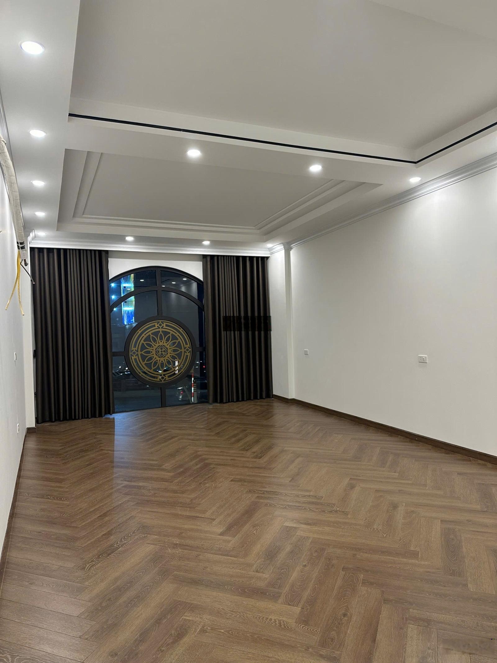 Nhà Đẹp Mặt Phố Đàm Quang Trung 52,5m Giá 23,8 Tỷ