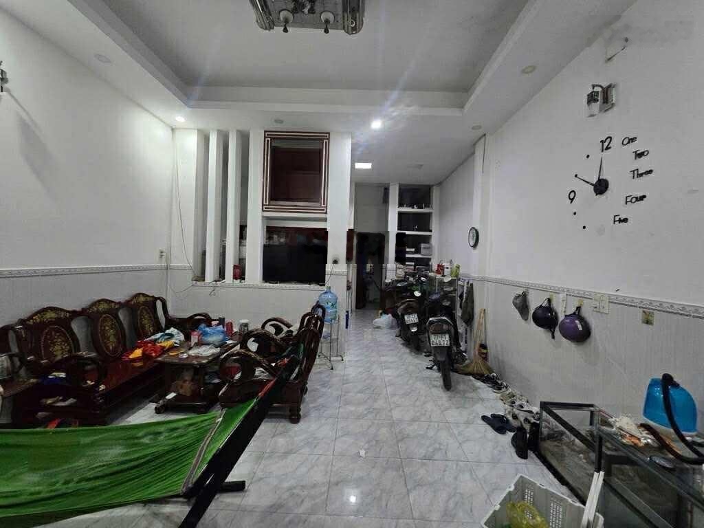Nhà phố HXH trung tâm Tăng Nhơn Phú A ngang 5m 2 tầng BTCT giá tốt 6,25 tỷ