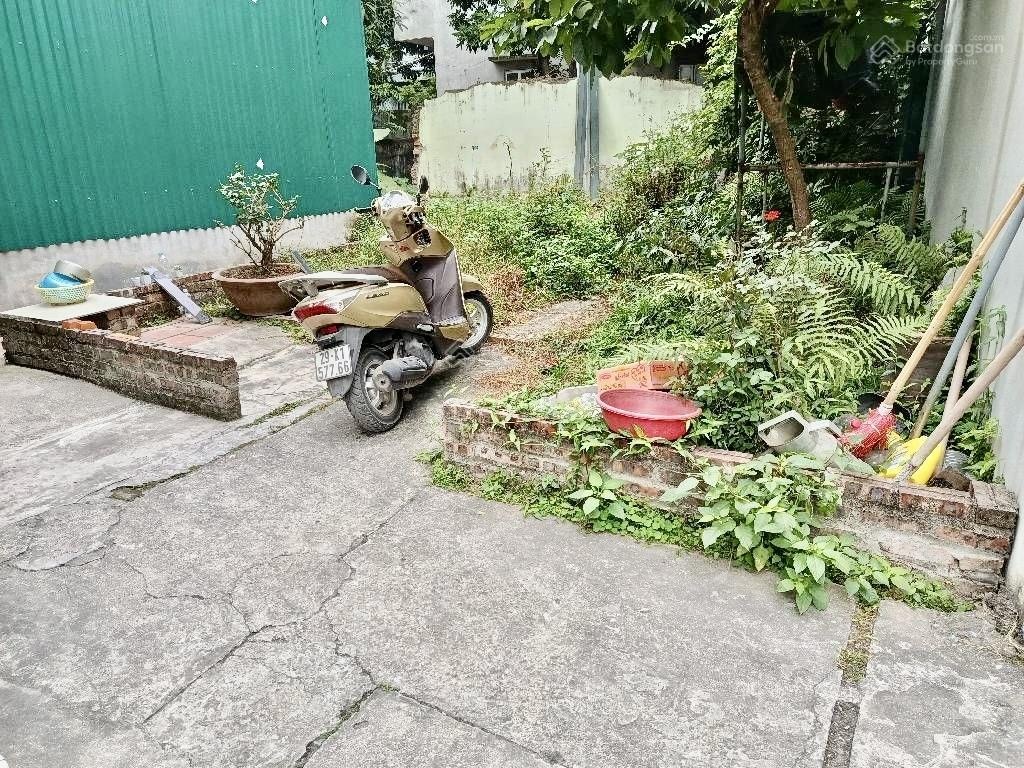 Bán Gấp Thửa Đất Đẹp Quận Long Biên 63m2-chỉ hơn 6 tỷ-Mặt tiền 5.3m-Ô TÔ GẦN-TRUNG TÂM-SỔ VUÔNG