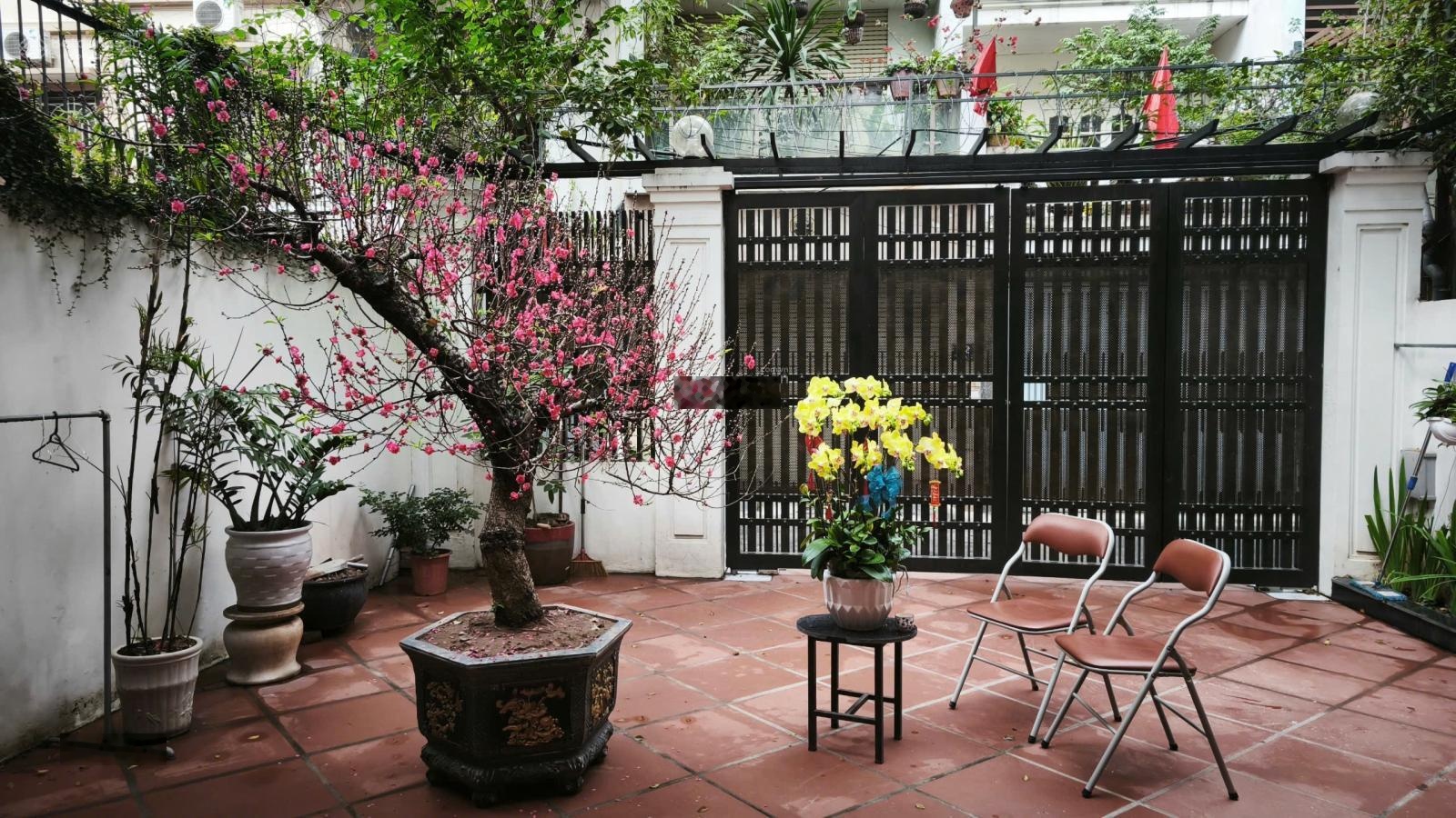 Bán nhà ngõ 10 Võng Thị, oto đỗ trong nhà