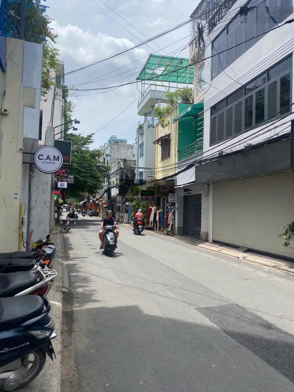 Chủ Gửi Bán Nhà Mặt Tiền Kinh Doanh Ngay Lê Trọng Tấn - DT 4x30m Nhà Cấp 4 - Hiện Đang Cho Thuê