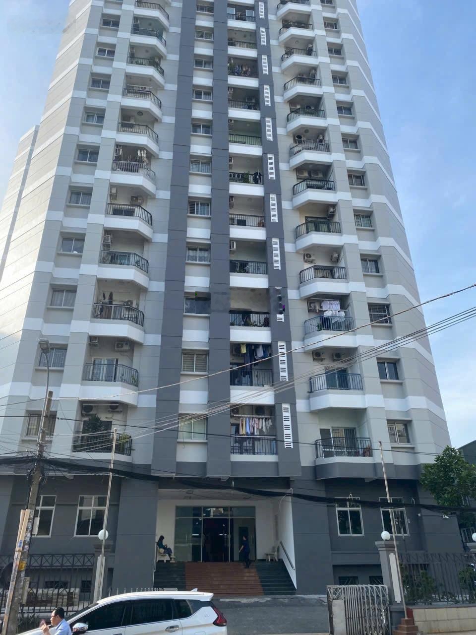 Bán chung cư 75 m2 2 pn ngay khu D2 bình thạnh giá 5 tỷ 5 thương lượng