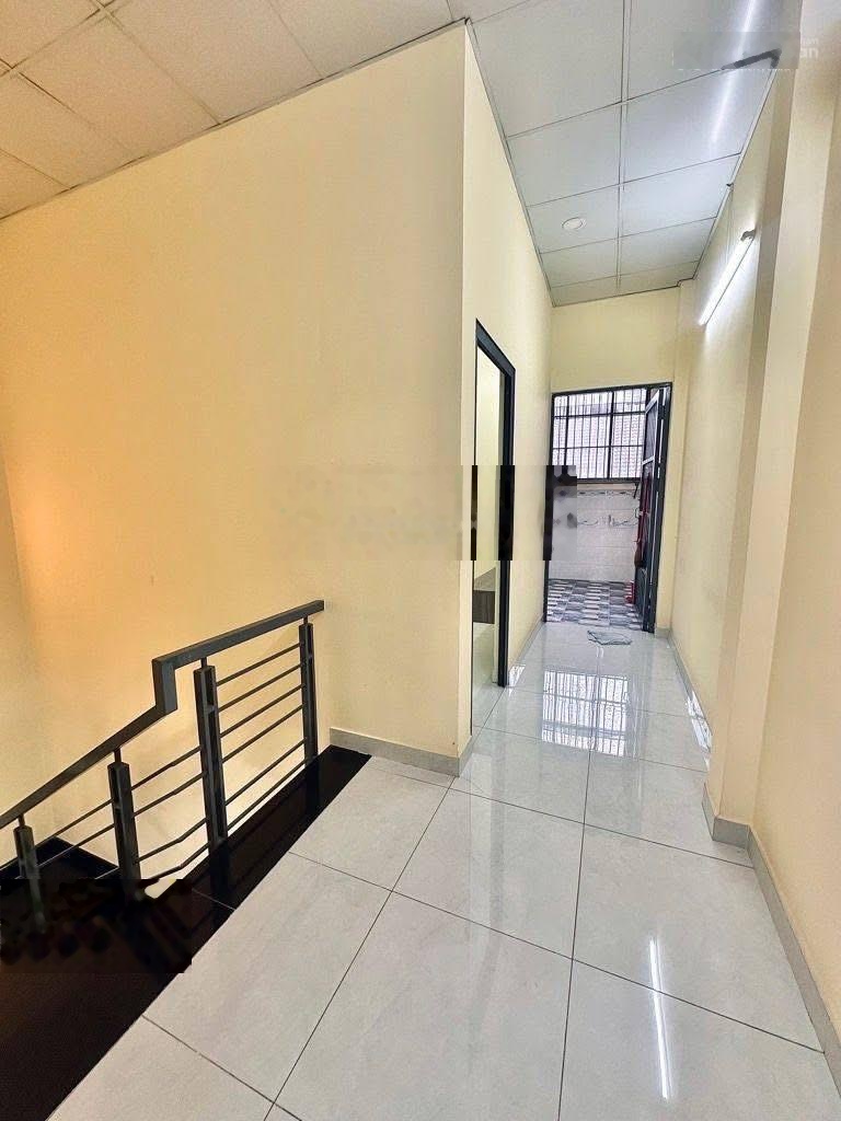 Nhỉnh 4 tỷ bán nhà 2 lầu tân xuân 1 , ngang 5m . khu dân cư , shr . hóc môn