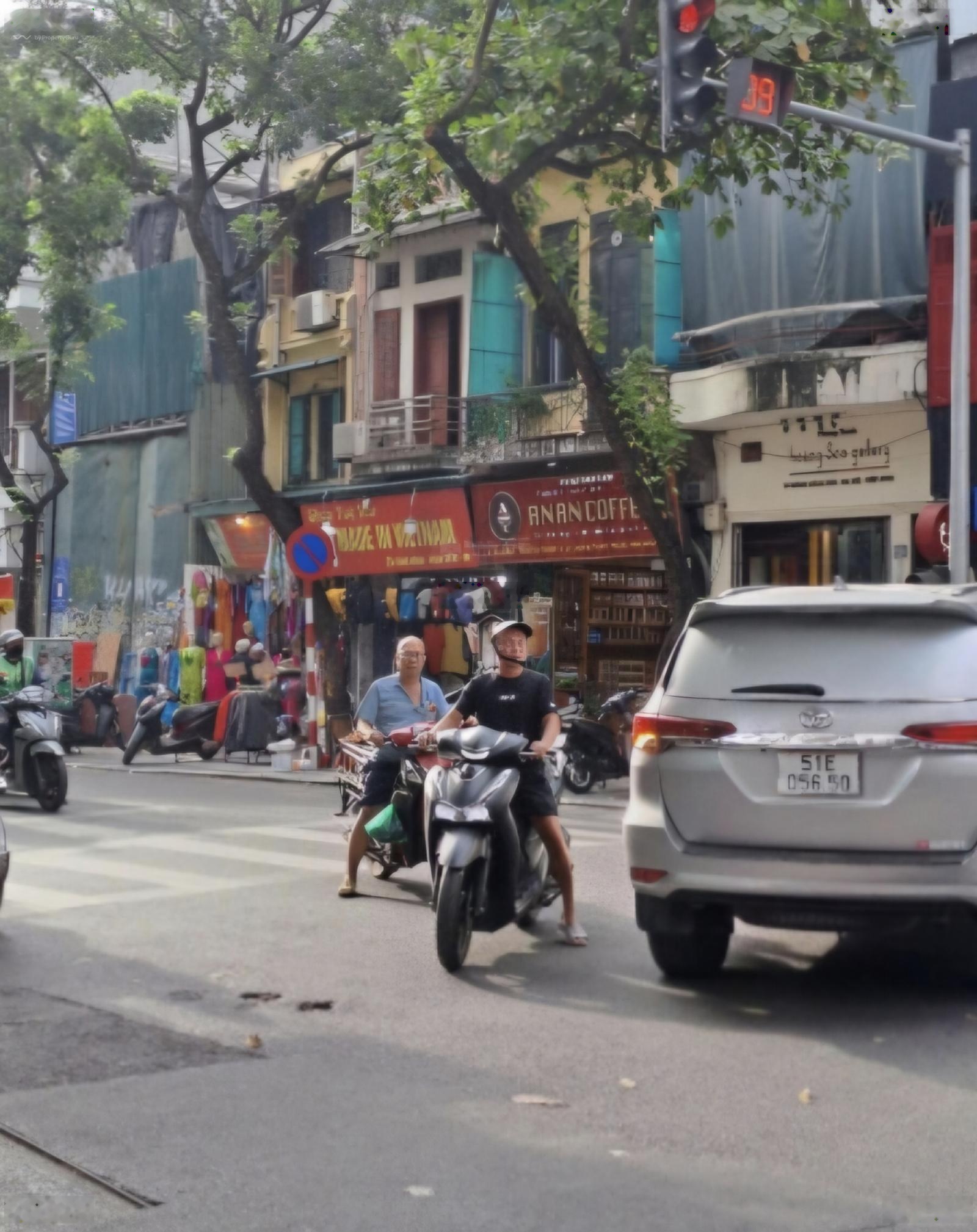 Mặt phố hàng chuối phố pháp sang trọng 4 tầng đẹp long lanh dòng tiền 300tr/năm