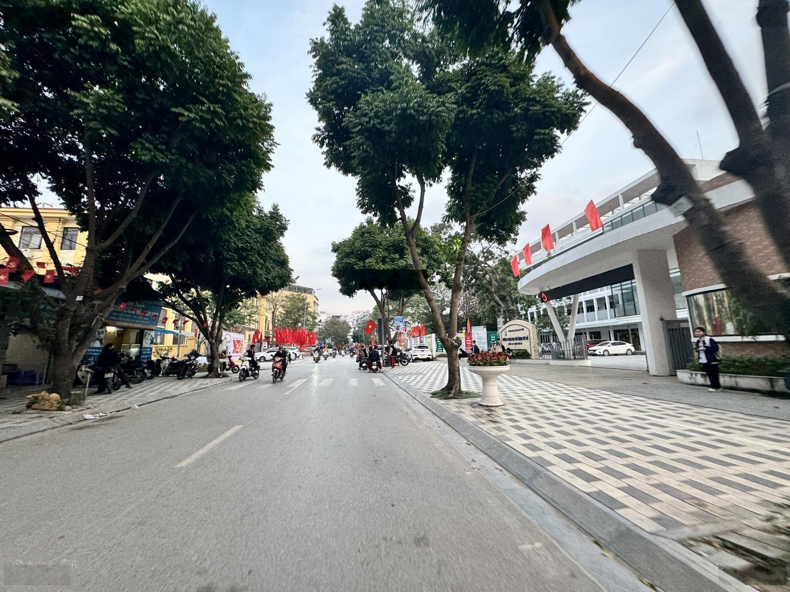 Bán đất phú thượng tây hồ-120m-mt 7m-cách thpt tây hồ 50m-ô tô tránh-ngõ thông-giá hơn 29 tỷ