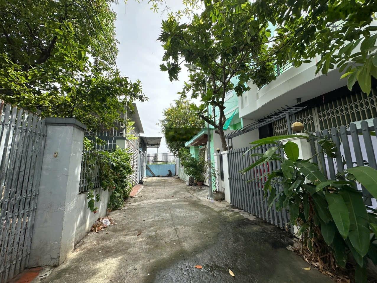 Bán nhà đúc 2 tầng mới hẻm ô tô Phú Nông đường ô tô vô tận nơi