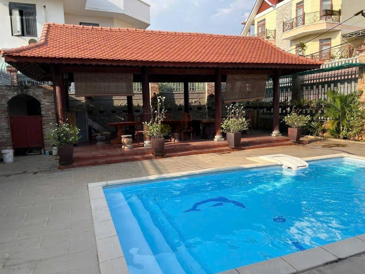 Biệt thự vườn + hồ bơi đường 102 lã xuân oai - 22 tỷ