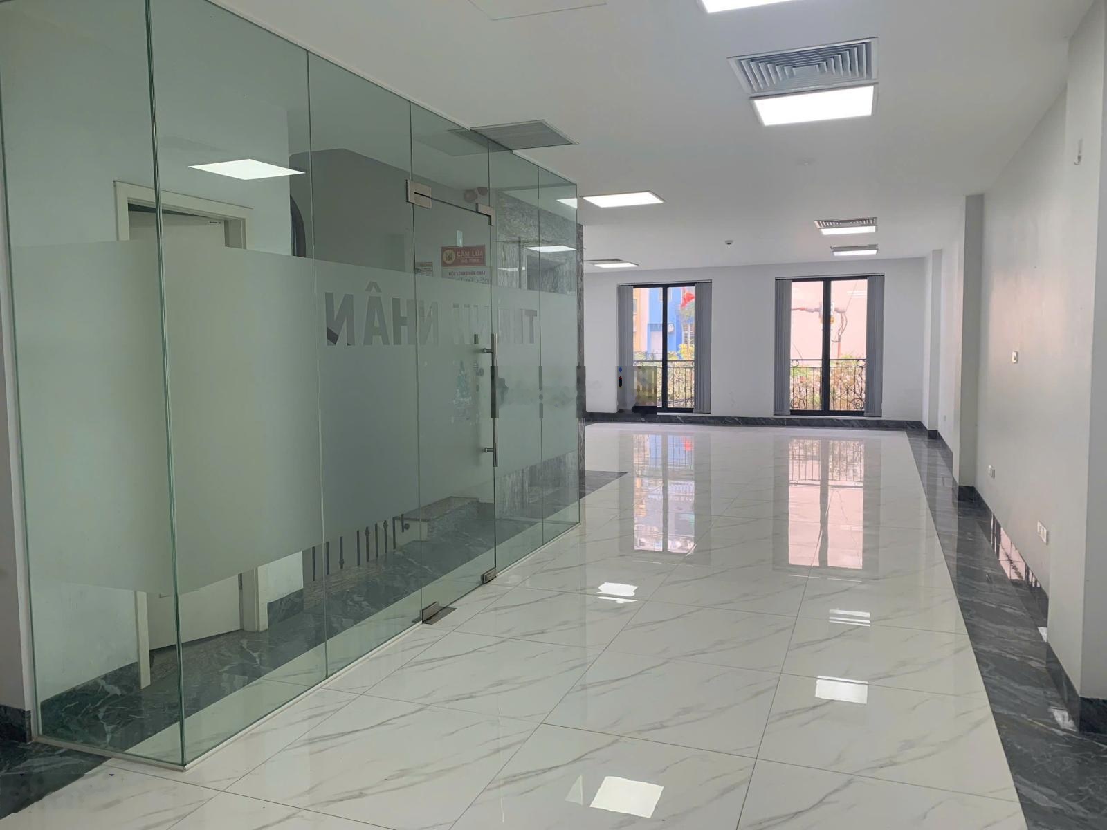 Cho thuê văn phòng 95m² tại Xuân La, Tây Hồ, giá 12 triệu/tháng