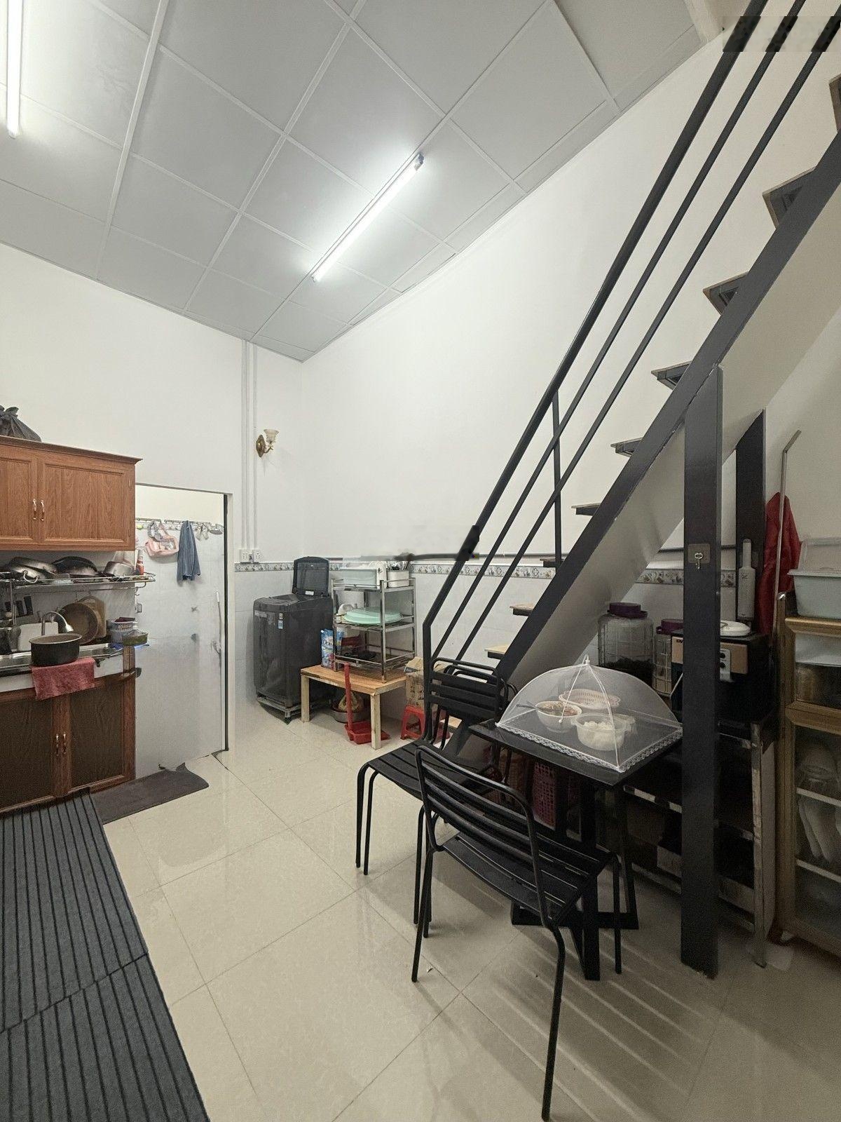 Gần vòng xoay lê đại hành - bình thới - q11 - nhỉnh 5t (tl)