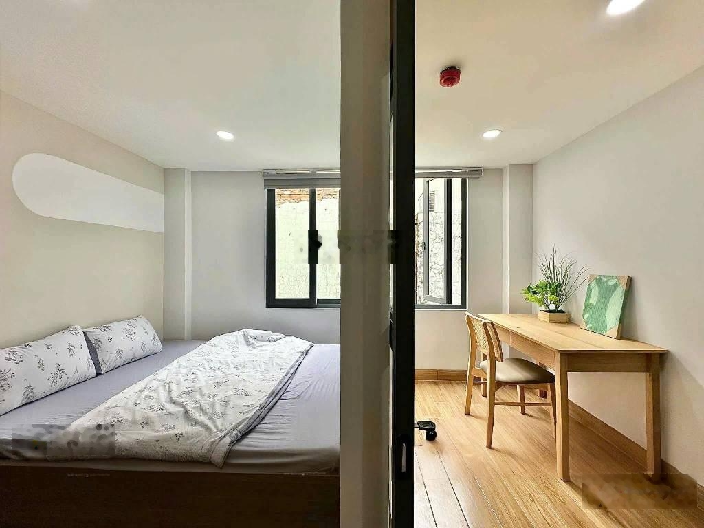 Quá ngon! Gấp bán 12 CHDV - 500tr/năm chỉ nhỉnh 8 tỷ, nhà Nguyên Hồng, 95m2 - 4 tầng