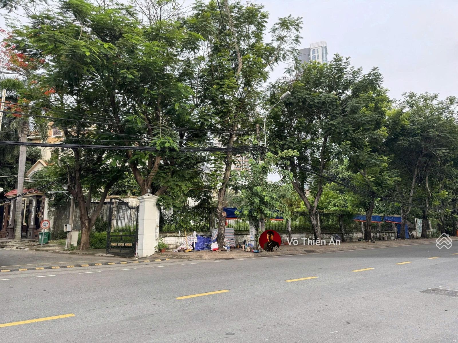 Chốt gấp- Chỉ ~150tr/m2 ! Xem ngay lô đất 380m2 - 10x38m - MT ngay Nguyễn Văn Hưởng, Thảo Điền Q2