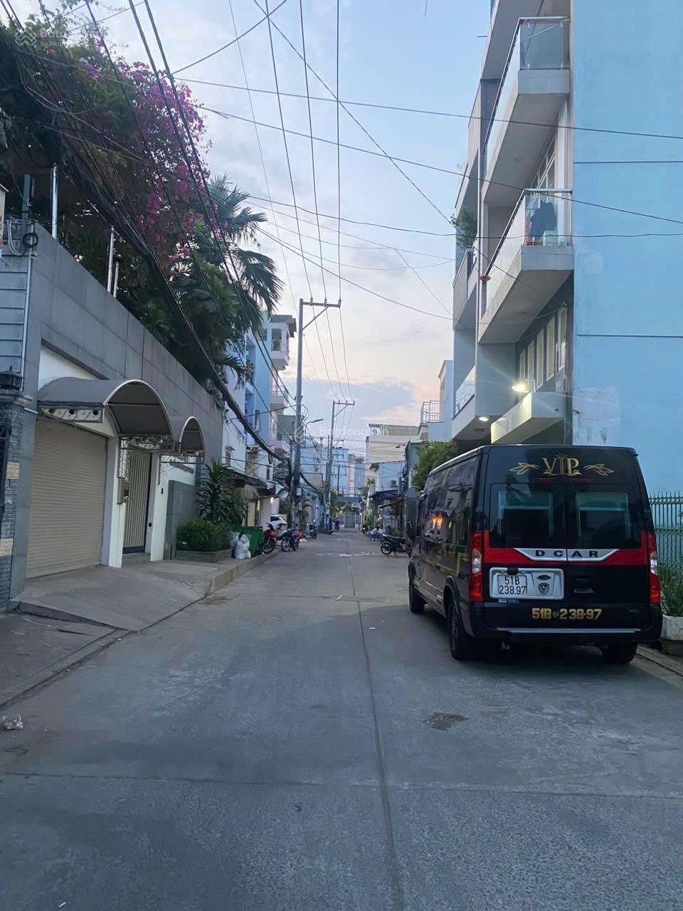 7 tỷ 4 - 88m2 - 4 tầng hoàn công - xe hơi thông - gần Lotte quận 7