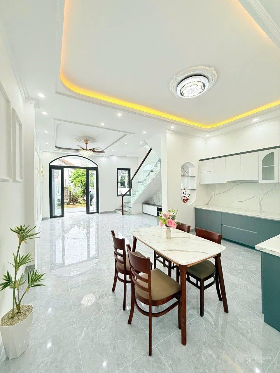 Ngân hàng thanh lý nhà chủ gửi bán. Nhà 1 trệt 1 lầu mới thiết kế cổ điển. Giá 1 tỷ 780 Triệu