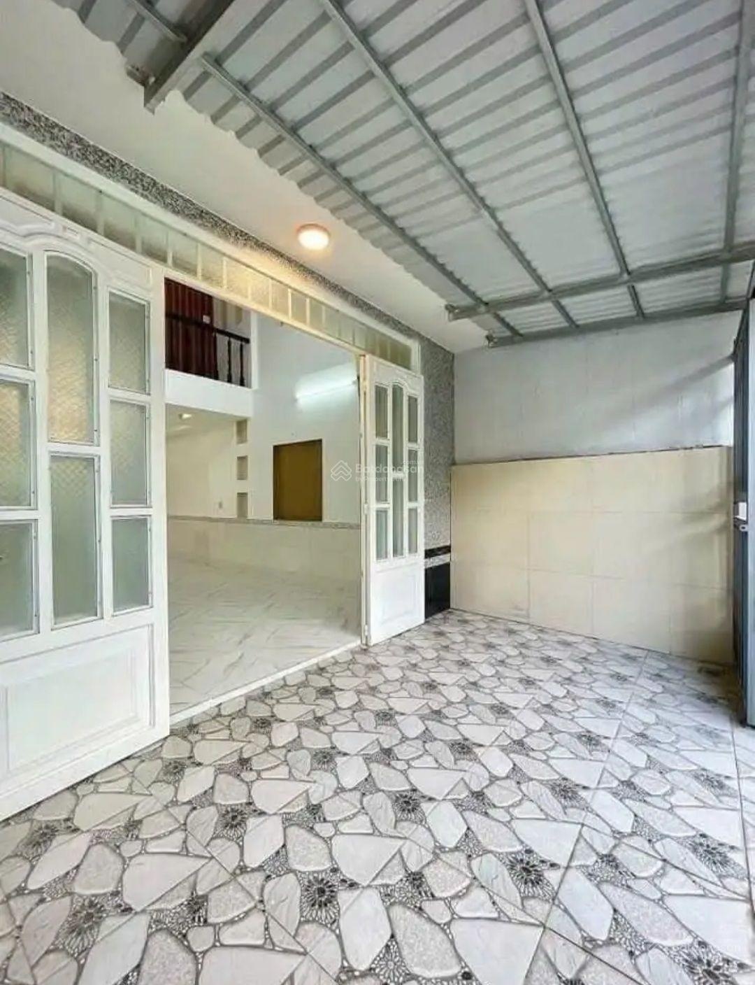 Vợ chồng chị hà cần bán gấp căn nhà Bình Chánh , hỗ trợ góp dài hạn