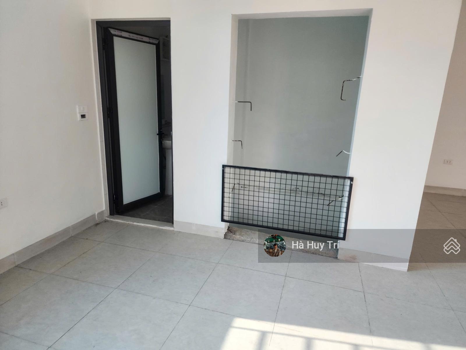 Bán nhà 4 tầng - 84m2 - lô góc - mt17m - sát kcn - cách đường hcm 300m