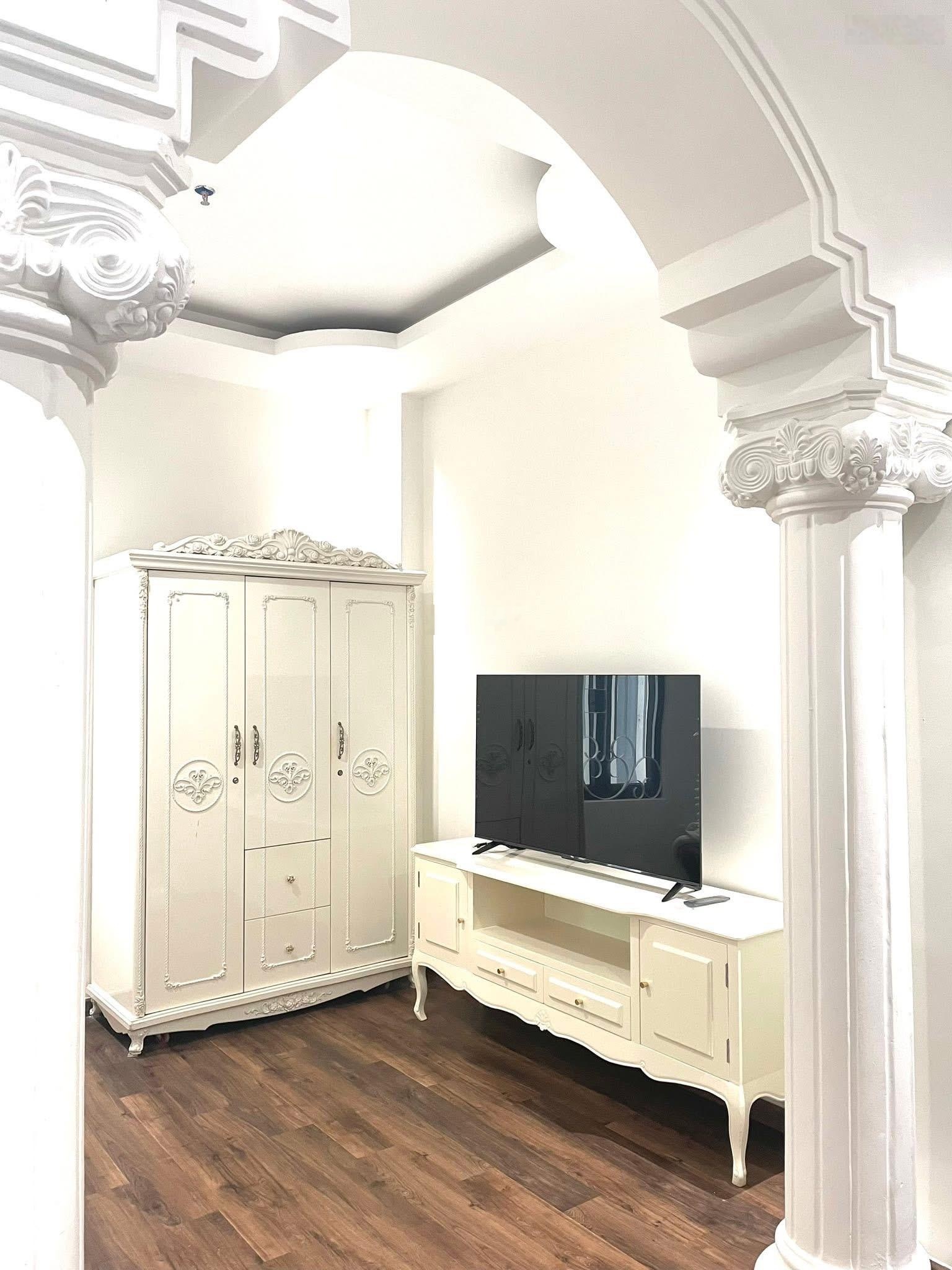 Bán tòa nhà 6 tầng đẹp nhất phố tây An Thượng - Biển Mỹ Khê chỉ 100m - Dòng tiền 1,5 tỷ/năm