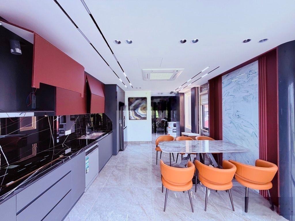 Bán nhà vip gia thuỵ phân lô ô tô tránh lô góc 8 tầng thang máy - full nội thất