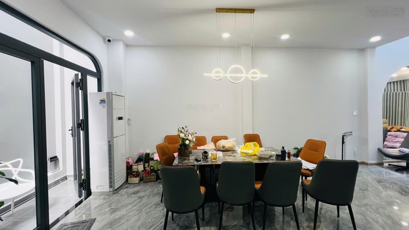 Nhà đường số Tân Quy, 7m x 16m, 3 tầng, nhà đẹp, vào ở ngay, cách chợ Tân Quy 300m,hơn 17 tỷ ti