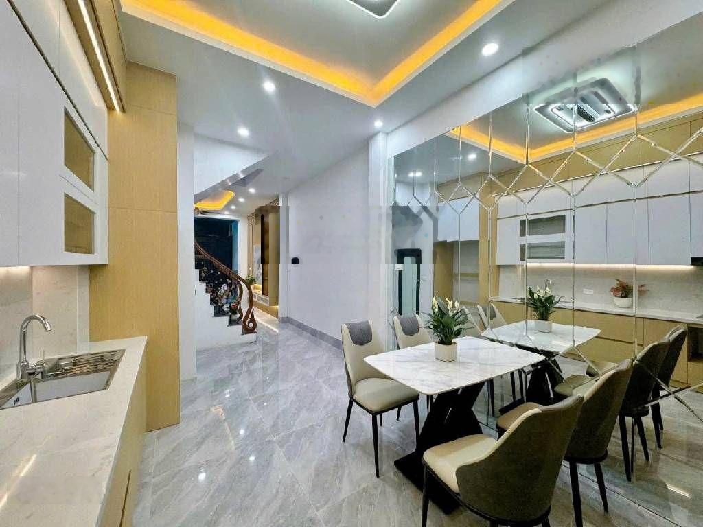 Nhà phố hào nam - 50m2, mặt tiền 5m - ngõ thông - lô góc 2 thoáng - gần ga cát linh