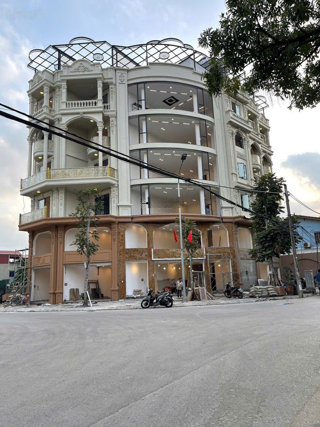 Bán nhà mặt phố bát khối,55m, vỉa hè rộng,thang máy,kinh doanh đa dạng,17xty