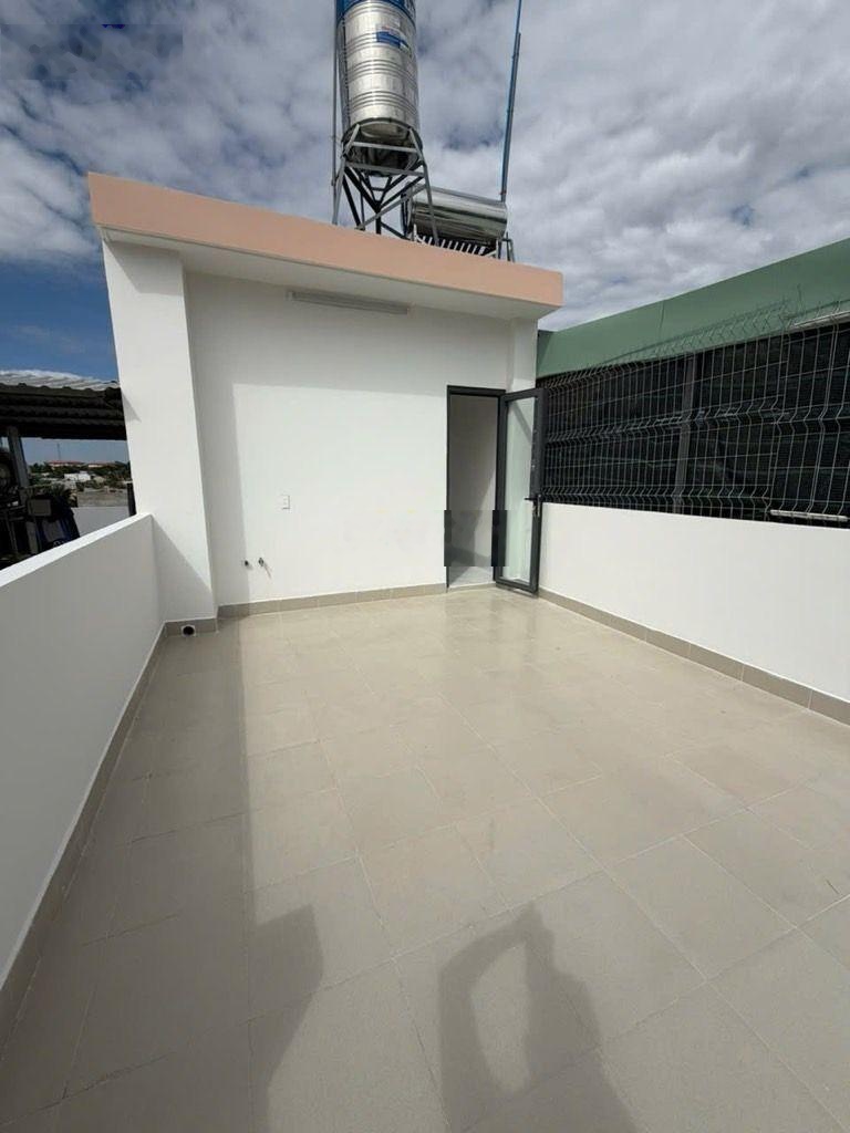 Bán Nhà riêng 4PN, 4WC, 74m2 giá tốt tại Nguyễn Xiển, Long Thạnh Mỹ, Q9, HCM