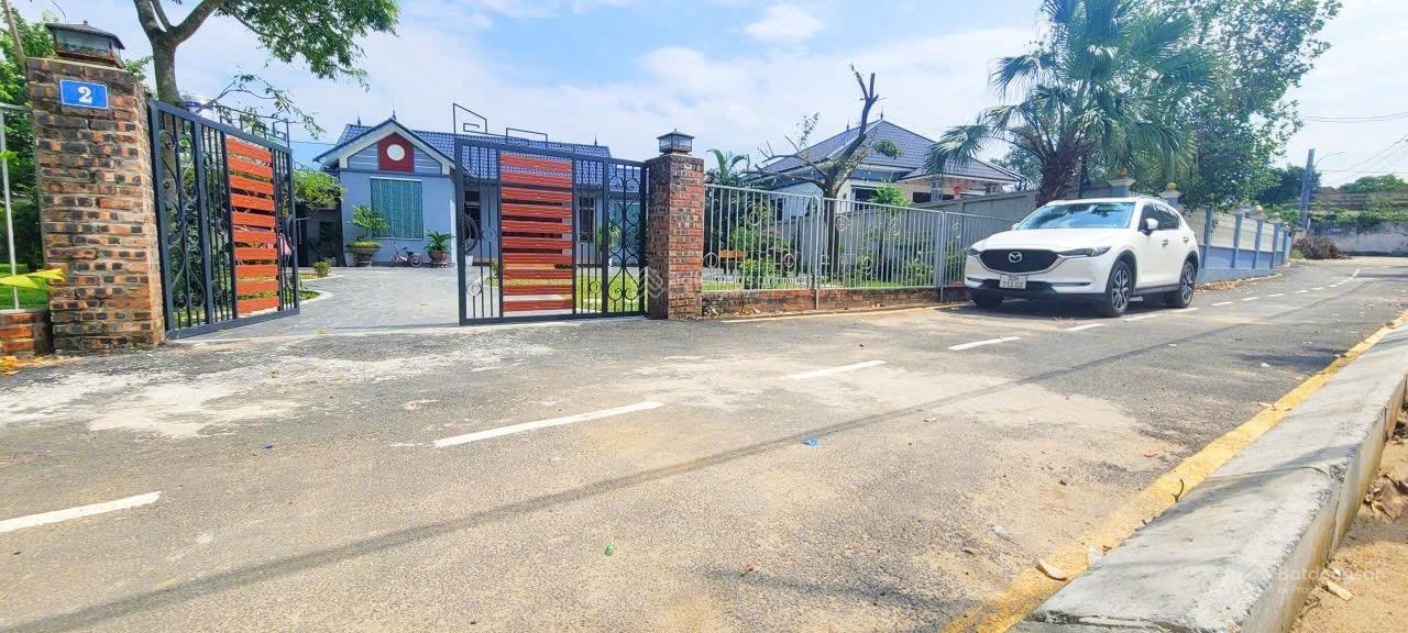 Chính cần tiền bán lô đất vị trí ngay trung tâm xã gần trường đại học Quốc Gia giá chỉ 23 triệu/m2