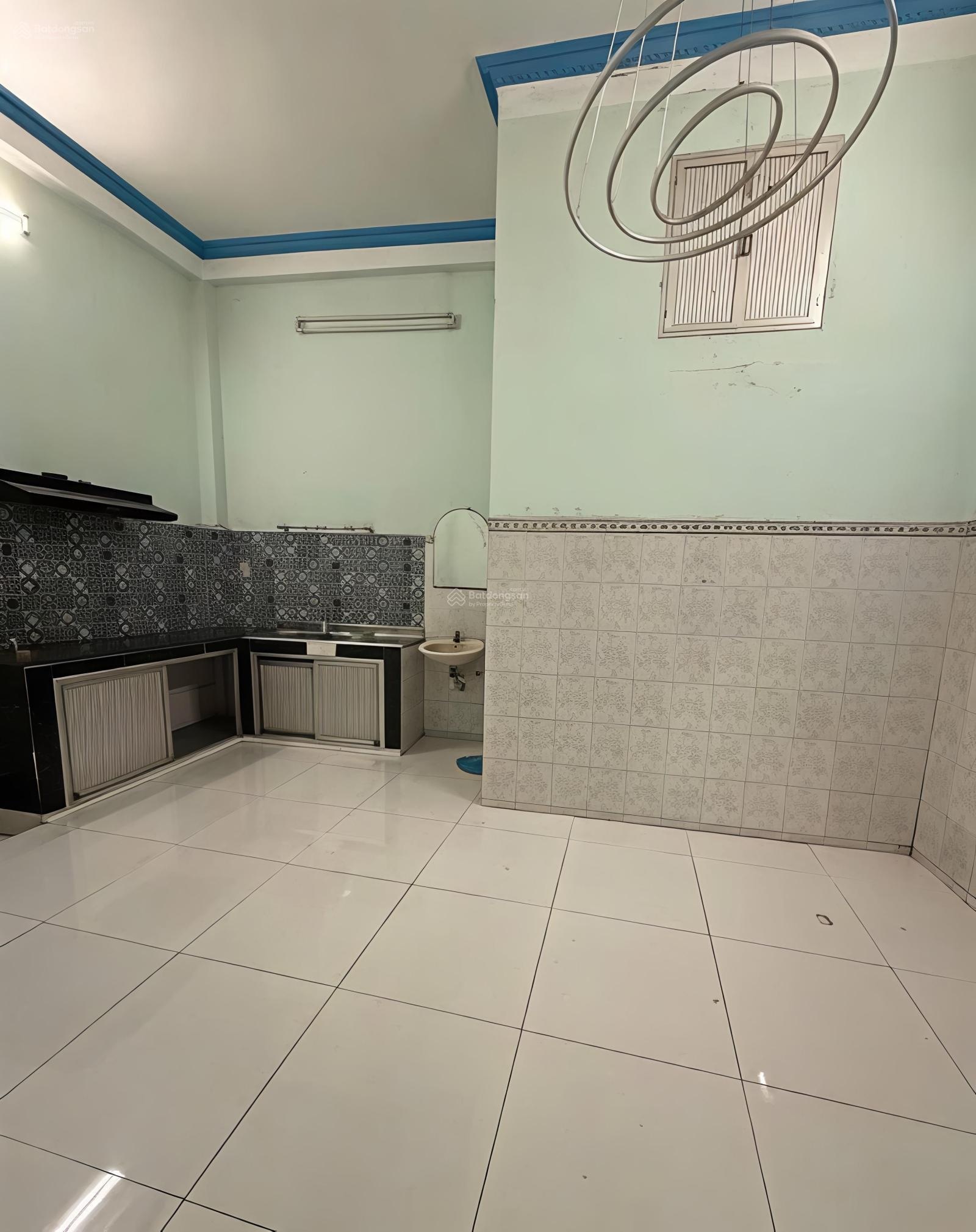 Bán nhà hẻm xe hơi đến trung tâm gò vấp, nhà ngang 5m rất thoáng, chủ xây đúc thật 2 tầng cứng cáp.