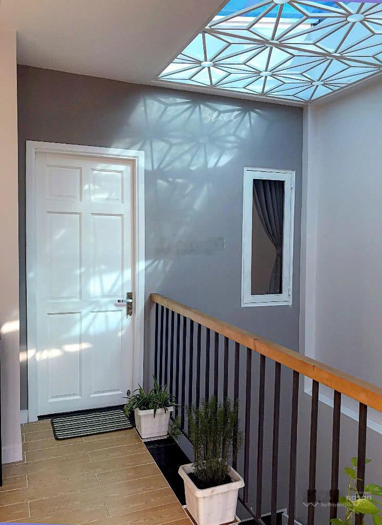 Mặt tiền Nguyễn Hồng Đào ngay trạm dừng Metro số 2 - trệt lửng 2 lầu - giá chỉ 14.5 tỷ