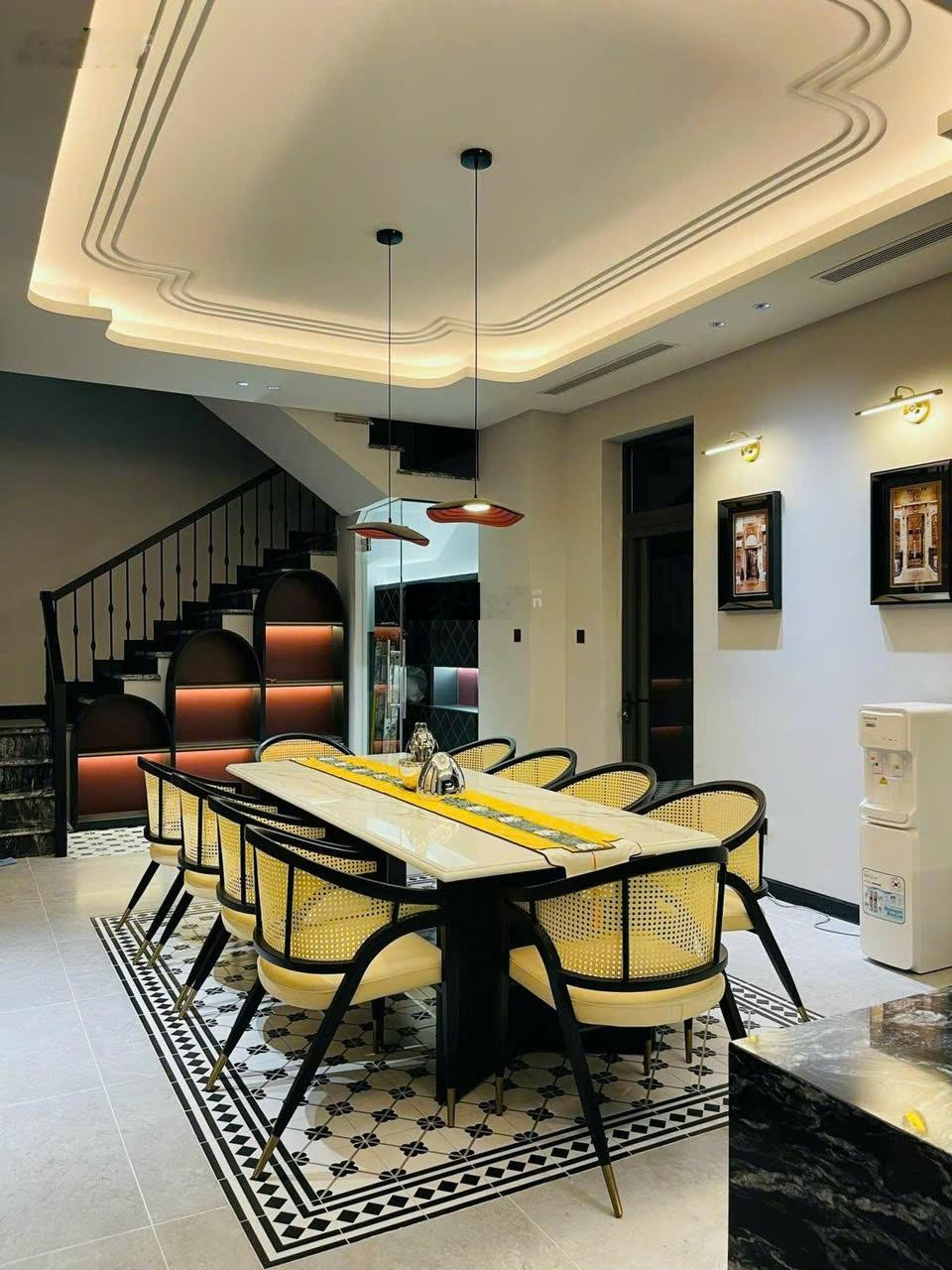 Bán nhà khu compound Trần Não Quận 2 - DT: 18 x 26m CN: 476.9m2 - MĐXD cao - 70 tỷ thương lượng