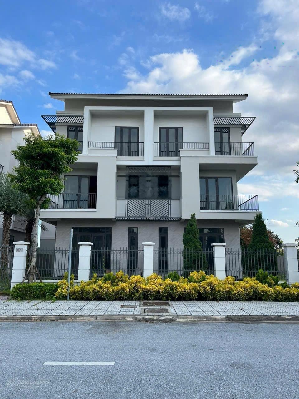 Em có Quỹ Căn VSIP nhất dự án Centa Riverside ,NH hỗ trợ 70%, ân hạn lãi 24T, Ck lên đến 10%,