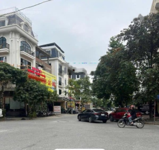 Bán nhà mặt phố Bà Triệu, Hà Cầu, Hà Đông, 18,9 tỷ, 60m2, đẹp, nhiều tiện ích hàng hiếm tại