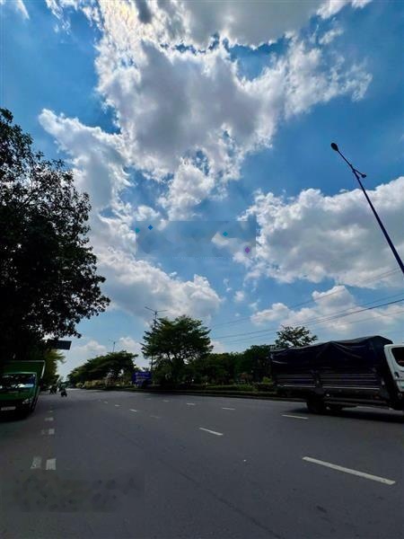 2800m2 full thổ cư, mặt tiền đường ngay Võ Trần Chí, Tân Long, H. Bình Chánh. 33x85, giá chỉ 4xTy