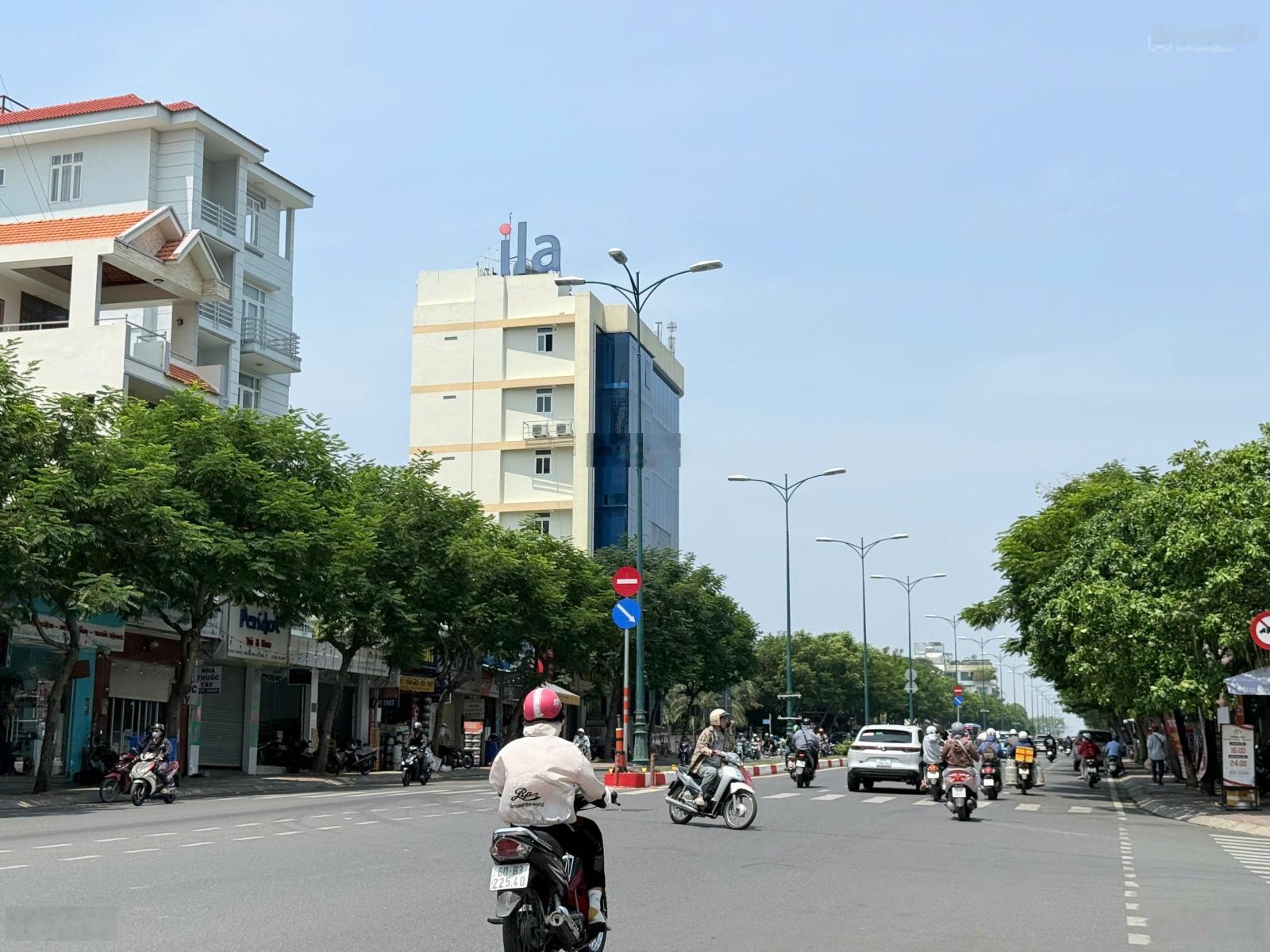 Đất mặt tiền Lê Văn Việt, Q9, DT 10x16m - hỗ trợ GP hầm 5 tầng - Giá 30 tỷ