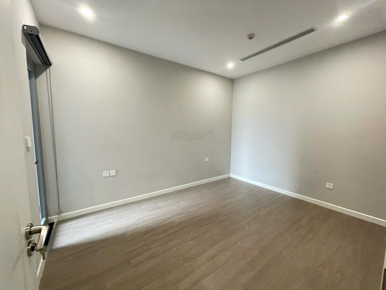 Chính chủ bán GẤP căn 2 ngủ 2wc, 77m2 tại Roman Plaza - Tố Hữu giá 7.5 tỷ. Liên hệ: 0917748822