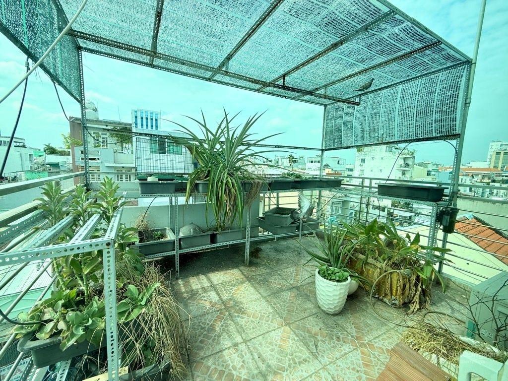 Mặt tiền đường.Ngang 3.9m, 68m2, 7pn7wc, 5 tầng, sân thượng, sân để xe và lửng. P lý chuẩn. Hc đủ