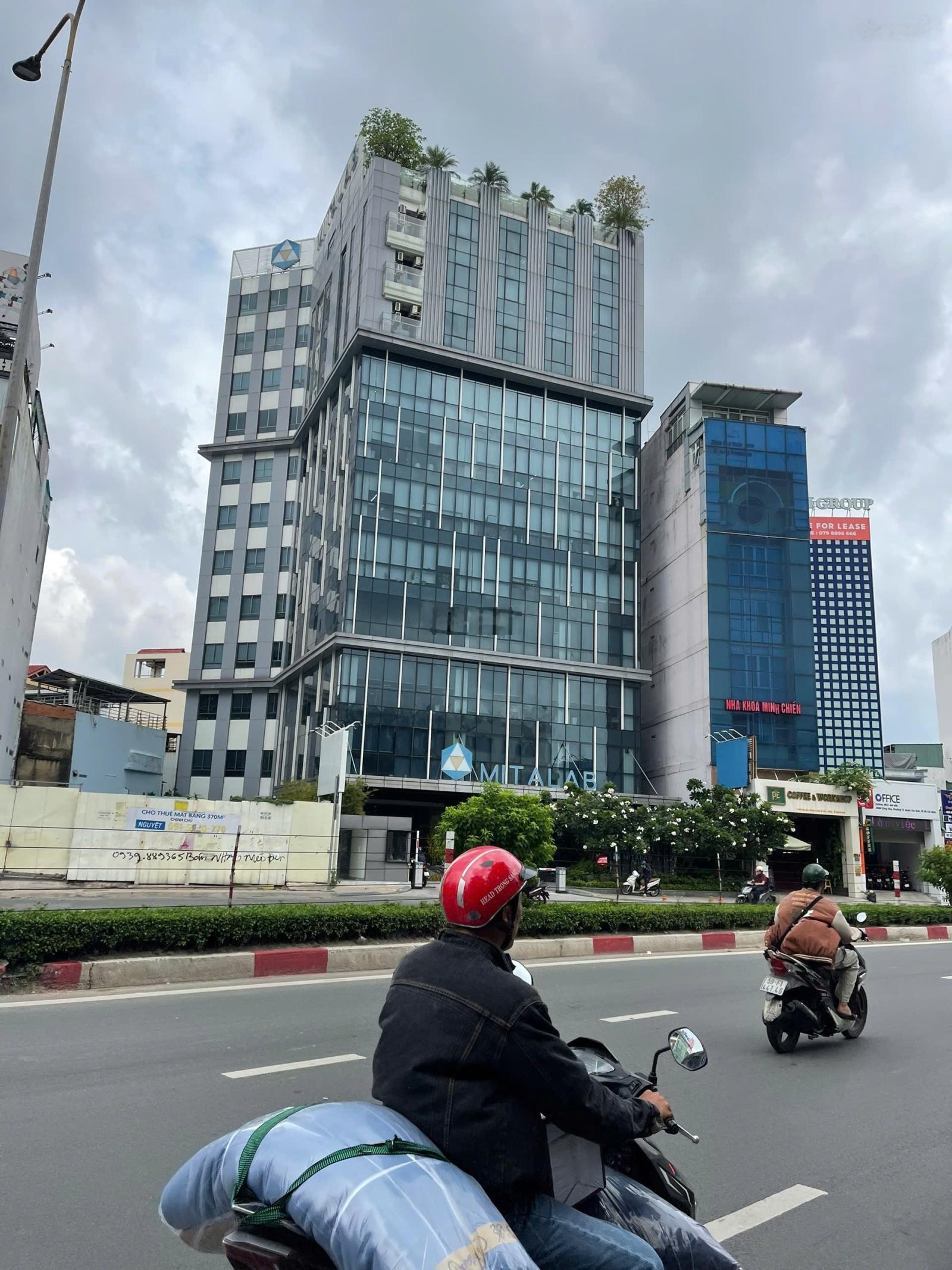 Bán Tòa Nhà Sư Vạn Hạnh, Q10 - 10,5x20m - CN 214m - Hầm 7 Tầng - HĐ 200tr/th - Chỉ 69 Tỷ