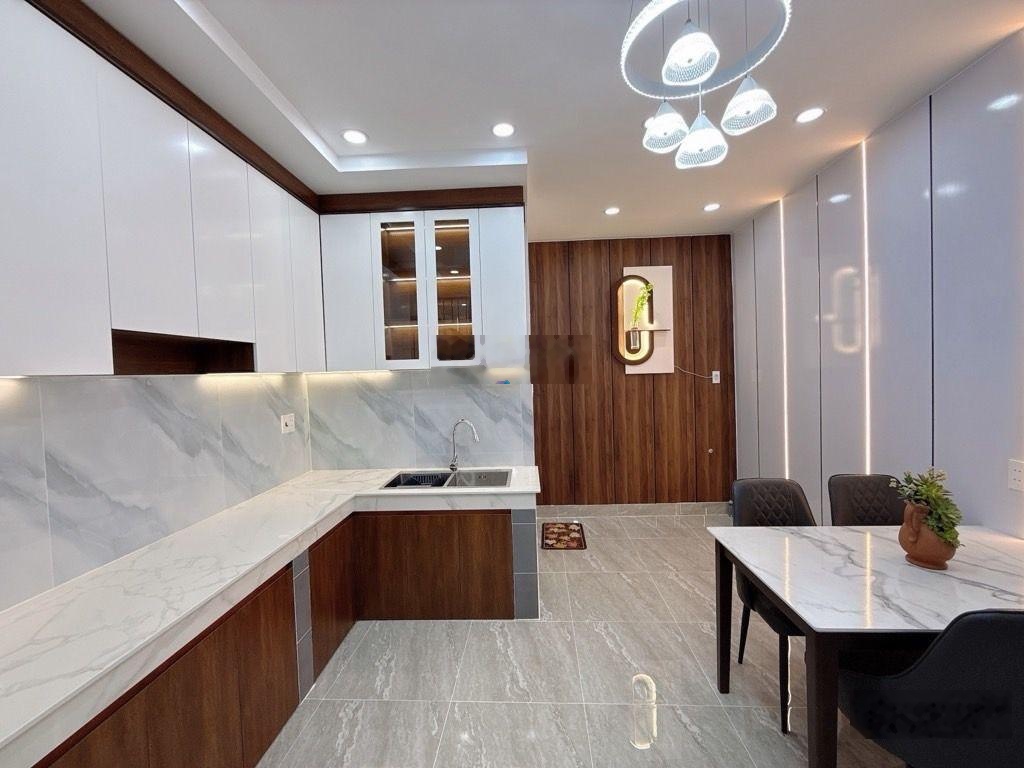 Mặt tiền dương bá trạc 5 tầng 55 m2 9.999 chủ bán gấp trước tết - xe hiw ngủ trong nhà