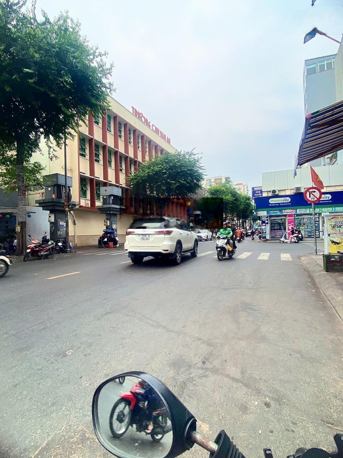 Nhà nhỏ mới 1/ sẹc, sổ đẹp, ko lg qh - cống quỳnh - 2.2x8(17m2), 5tầng - 4.45tỷ