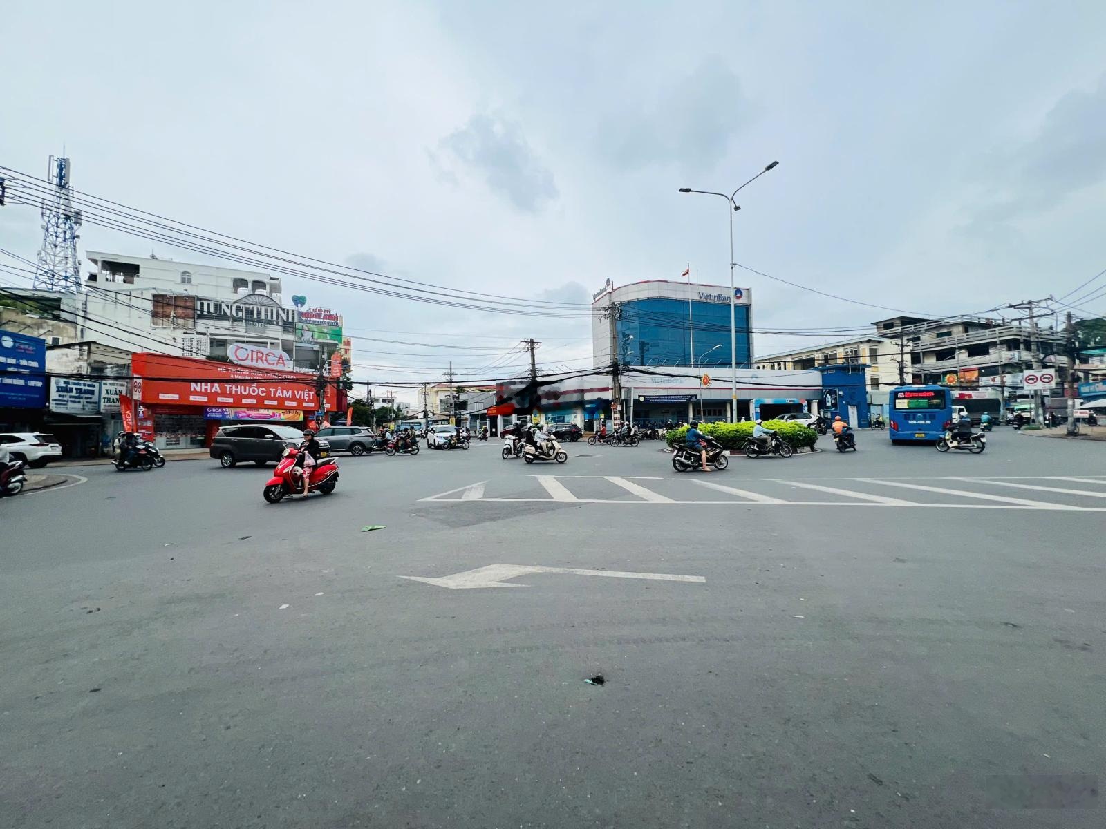 Bán nhà đẹp Trường Thọ trung tâm Thủ Đức gần Metro Bình Thái ngang 6m nở hậu đẹp giá chỉ 14.9 tỷ