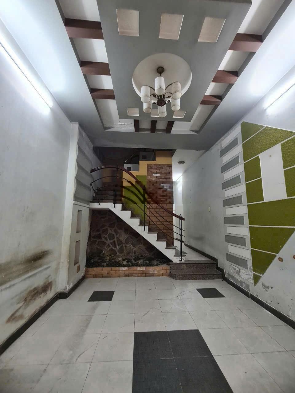 Bán gấp nhà Hẻm xe tải Hoàng Xuân Nhị Tân Phú 41m2 chỉ 5.79 tỷ, LH: 0933233236