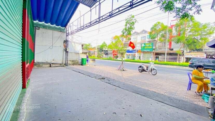 Cho thuê nhà 800 m2 mặt tiền Nguyễn Văn Cừ tiện KD