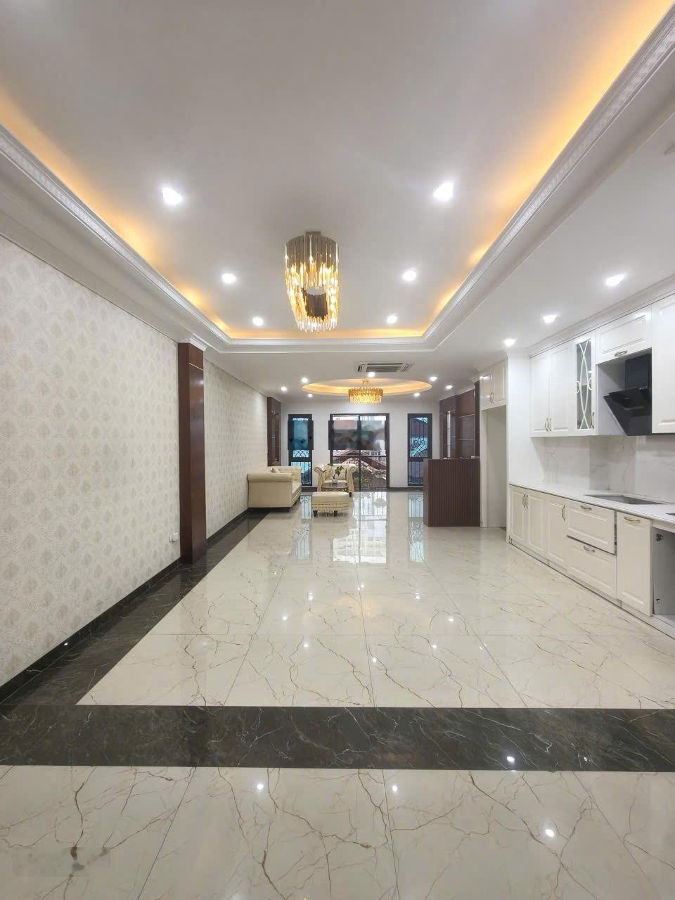 Siêu phẩm Trung Kính,80m2, nhà 7 tầng, 3 ô tô tránh nhau, hàng hiếm Cầu Giấy