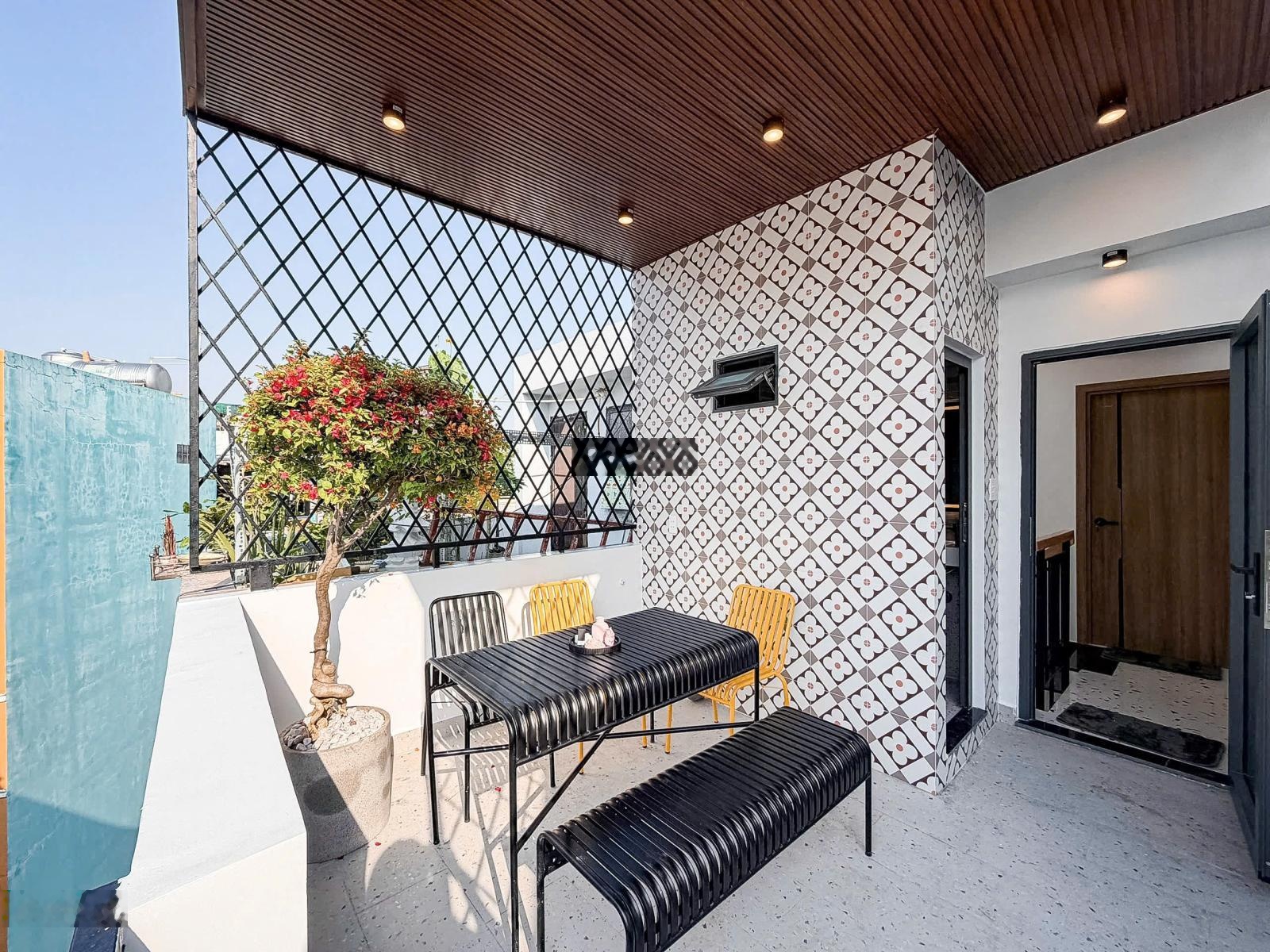 Bán gấp nhà riêng cực chất 7,3 tỷ ở Hoàng Hoa Thám, Phú Nhuận, 34m2, 5PN, 5WC, 4 tầng