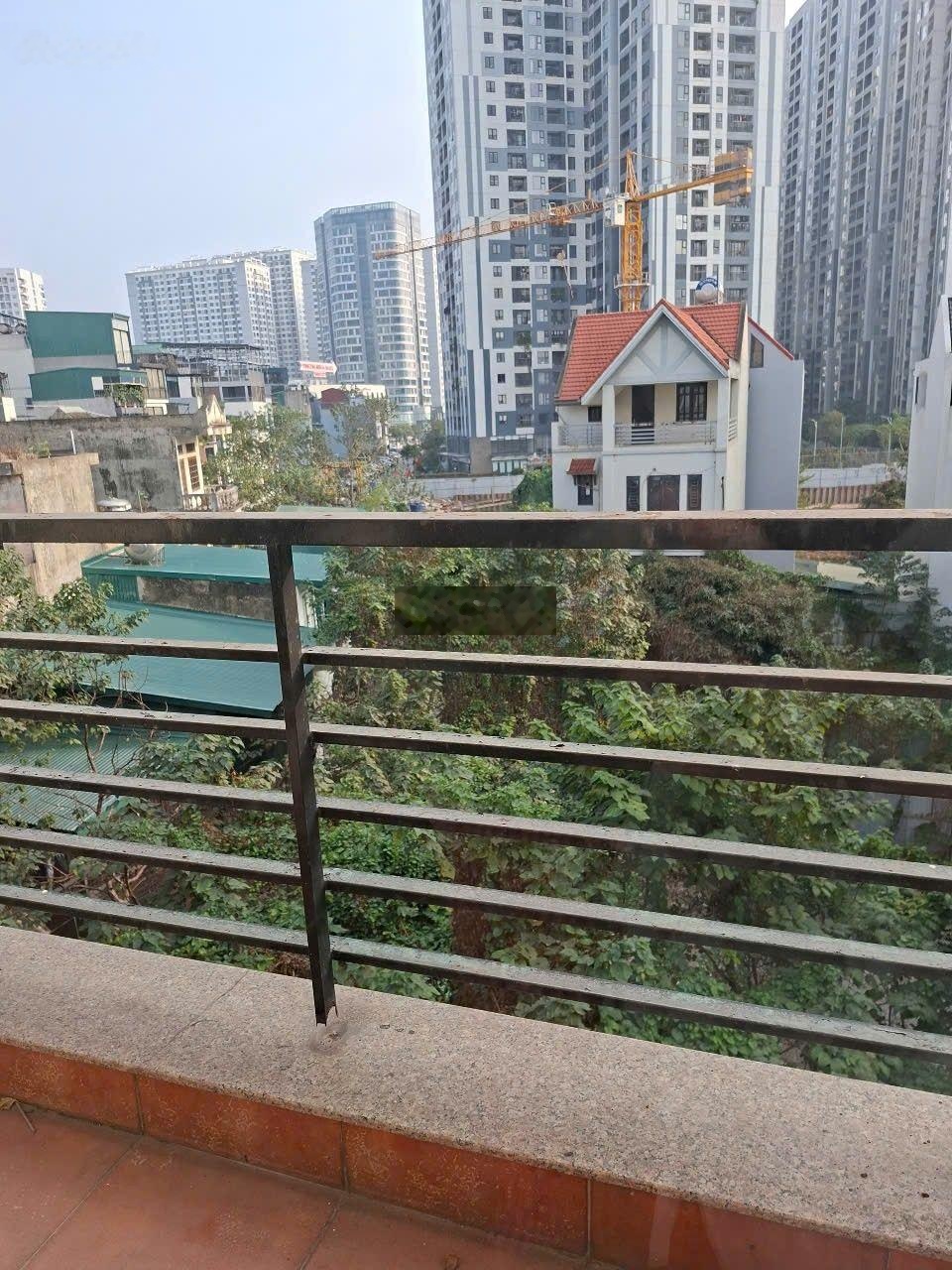 Cho thuê nhà phân mặt ngõ 61 Lạc Trung, Hai Bà Trưng có Gara ô tô