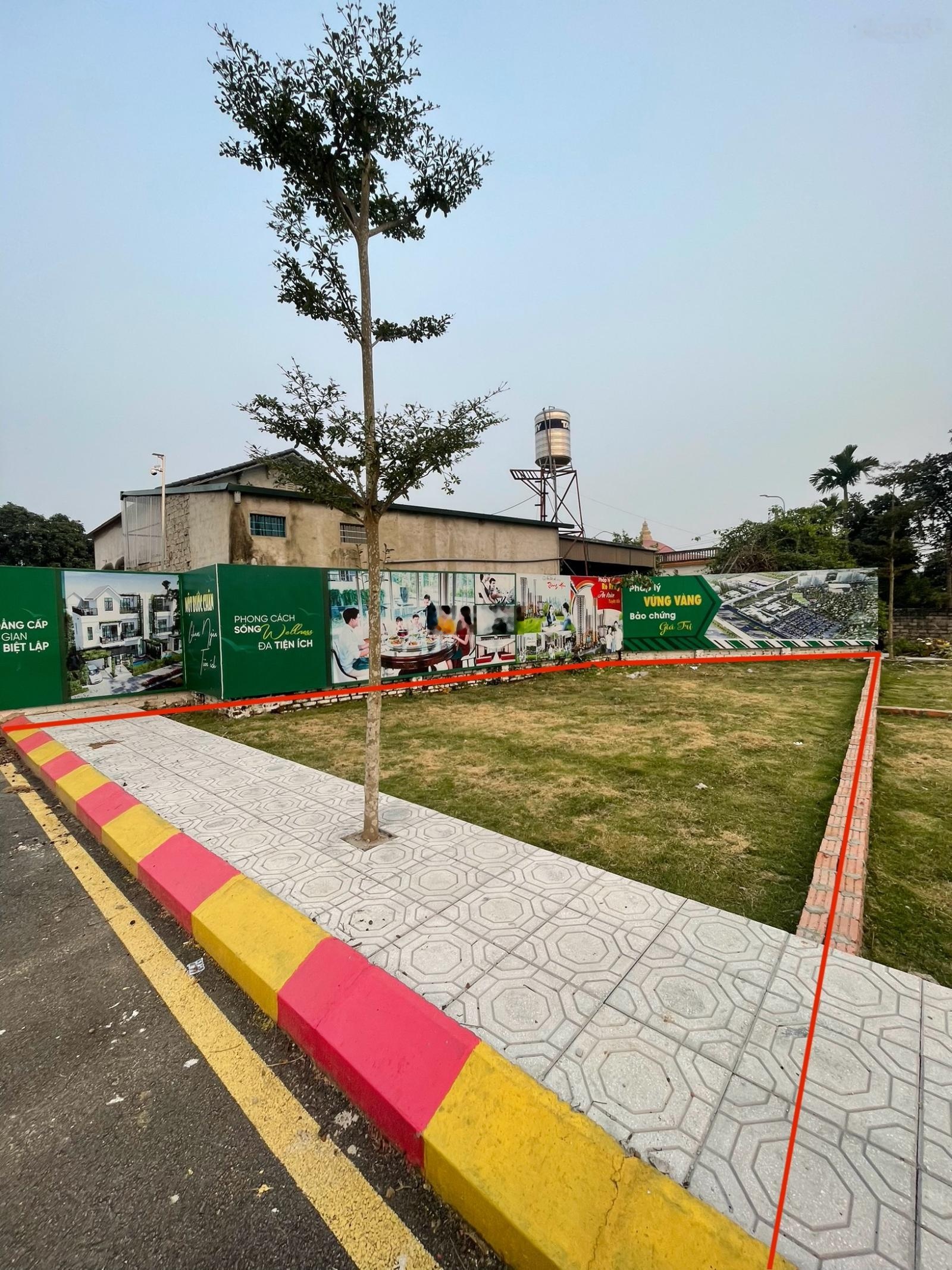 BÁN GẤP CẮT LỖ 700tr lô duy nhất tại ngã 3 giao QL21 và DT82