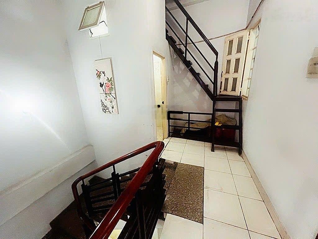 Nhà giá rẻ 51m2. nhỉnh 4 tỷ . linh trung 3 bướ ra võ văn ngân chợ thủ đức