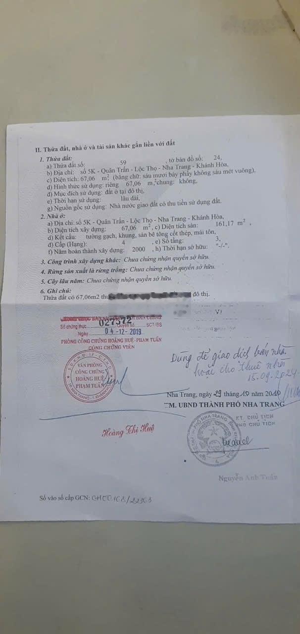 Bán nhà 3 tầng mặt tiền đường Hùng Vương-Nha Trang cách biển vài bước chân . Đang cho thuê 40tr/ th